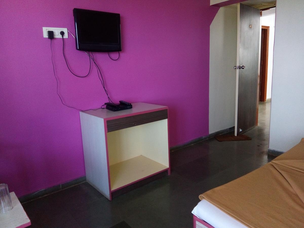 Hotel Guruji Alībāg Εξωτερικό φωτογραφία